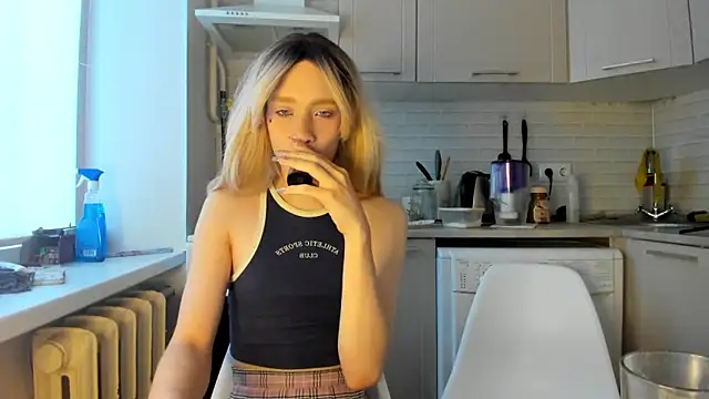 Snapshot of _Alice_Kitty chatting on January 5, 8:22 am Alice Kitty online show from January 5, 8:22 am