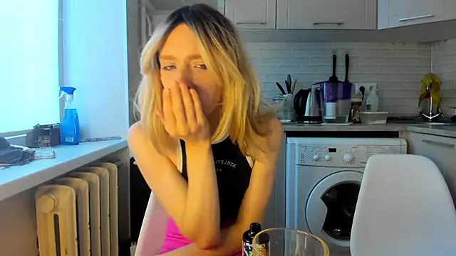 Snapshot of _Alice_Kitty chatting on January 5, 11:26 am Alice Kitty online show from January 5, 11:26 am