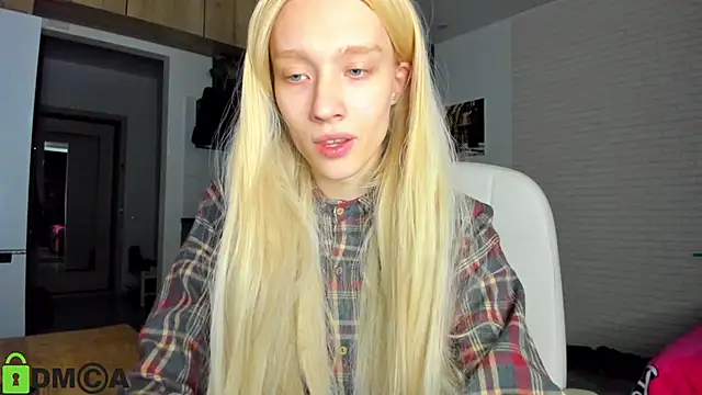 Snapshot of _Alice_Kitty chatting on October 30, 6:37 am Alice Kitty online show from October 30, 6:37 am