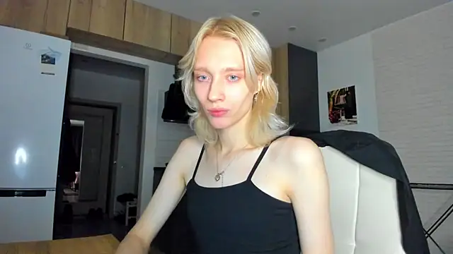 Snapshot of _Alice_Kitty chatting on December 1, 6:35 pm Alice Kitty online show from December 1, 6:35 pm