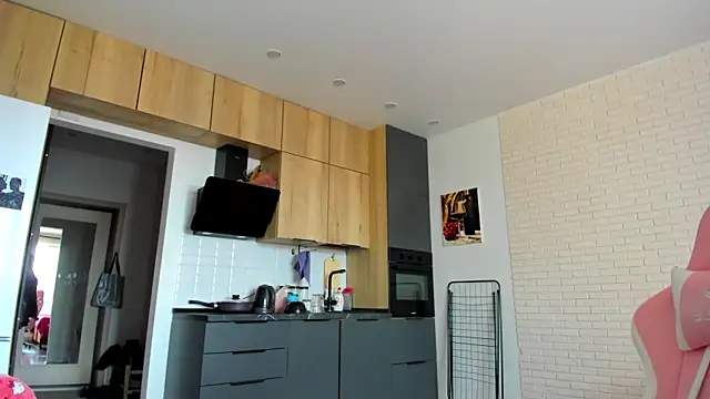  Alice Kitty online show from April 22, 11:23 am