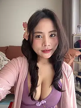 Hot Mm online show from March 9, 8:40 am