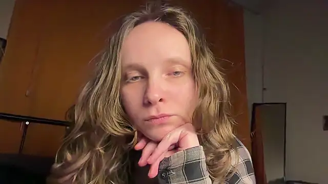 MikkyMoony online show from October 25, 7:30 pm