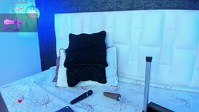 Abbyadams online show from October 11, 3:17 am