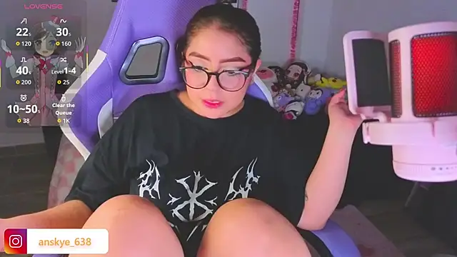 AnngelaSkye online show from April 10, 7:35 am