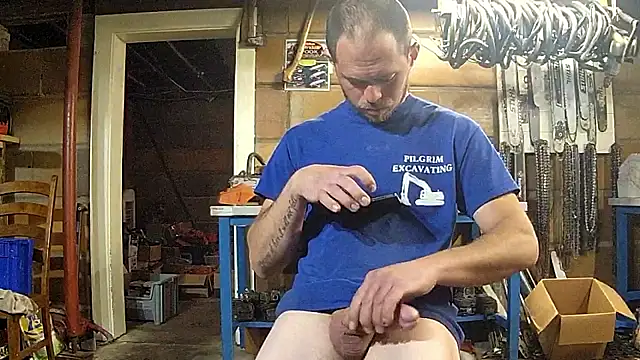 Bigoleslong98765 online show from April 21, 9:06 pm