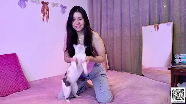 pink flower  online show from April 28, 11:10 pm