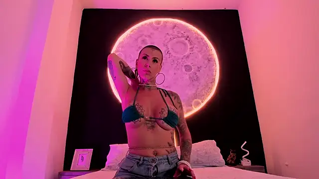 GinebraaFox  online show from February 13, 3:03 pm