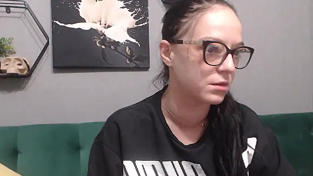 IzabelllNoir online show from February 21, 8:18 am