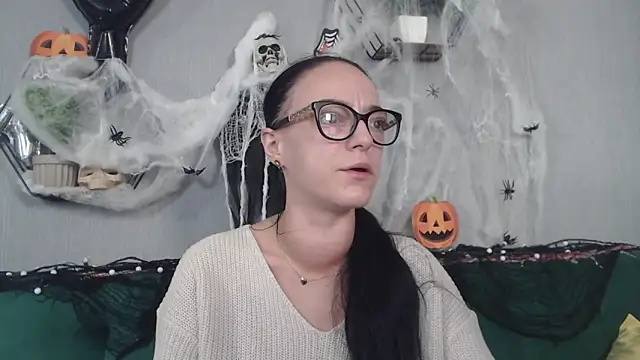 IzabelllNoir online show from October 28, 5:33 am