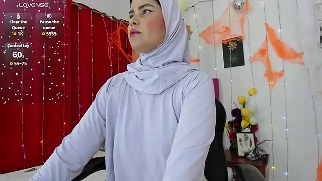 AishaAmin  online show from November 4, 2:43 am