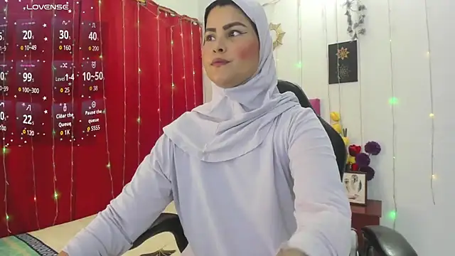 AishaAmin  online show from March 31, 12:16 pm