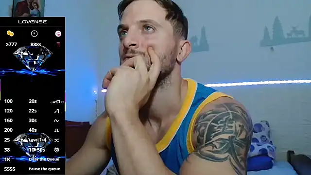 Snapshot of cuple_hoot_ chatting on October 4, 3:32 pm cuple hoot  online show from October 4, 3:32 pm