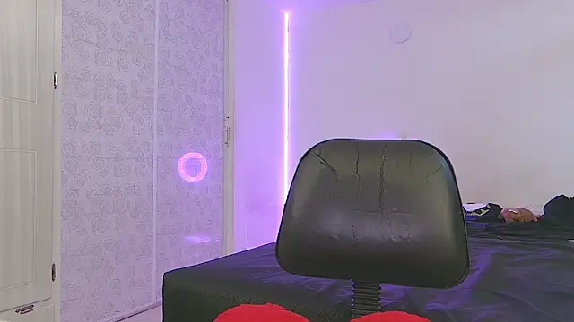 Lucy Fer5 online show from February 5, 2:33 pm