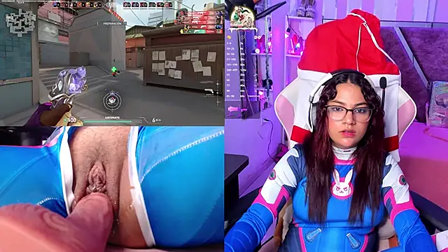 PetiteSophie  online show from December 22, 4:17 pm