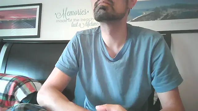 Snapshot of spence204011 chatting on July 3, 11:33 pm spence204011 online show from July 3, 11:33 pm