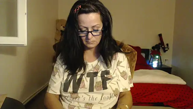 Snapshot of YourDreamLoverr chatting on January 16, 10:23 pm YourDreamLoverr online show from January 16, 10:23 pm