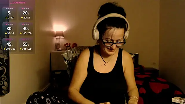 Snapshot of YourDreamLoverr chatting on February 20, 12:19 am YourDreamLoverr online show from February 20, 12:19 am