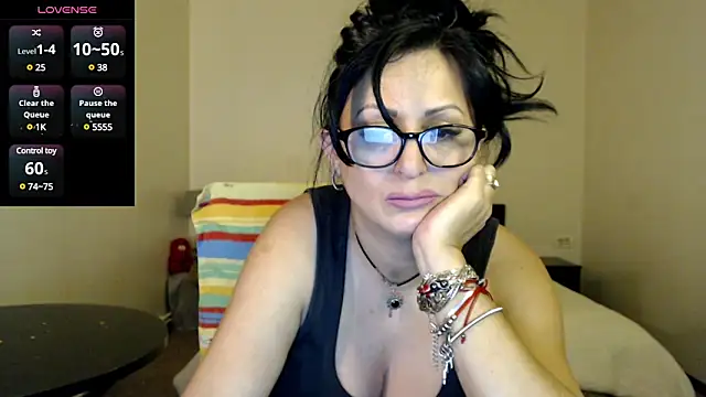 Snapshot of YourDreamLoverr chatting on March 13, 11:38 pm YourDreamLoverr online show from March 13, 11:38 pm