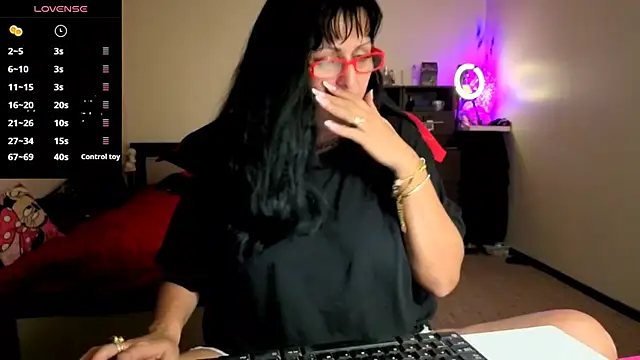 Snapshot of YourDreamLoverr chatting on November 20, 12:33 am YourDreamLoverr online show from November 20, 12:33 am