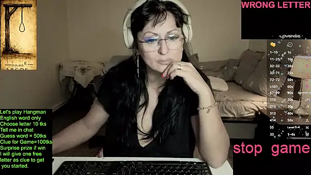 YourDreamLoverr online show from April 7, 10:42 pm