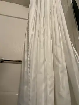 JoWheelsss online show from March 5, 11:45 pm