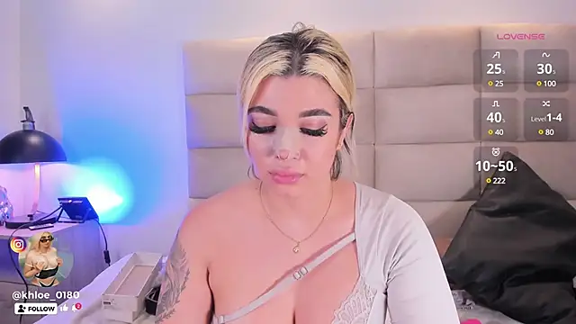 Snapshot of khloe__018 chatting on January 7, 5:20 pm khloe  018 online show from January 7, 5:20 pm