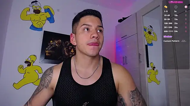 Snapshot of Marc__Waatson chatting on March 17, 11:11 pm Marc Waatson online show from March 17, 11:11 pm