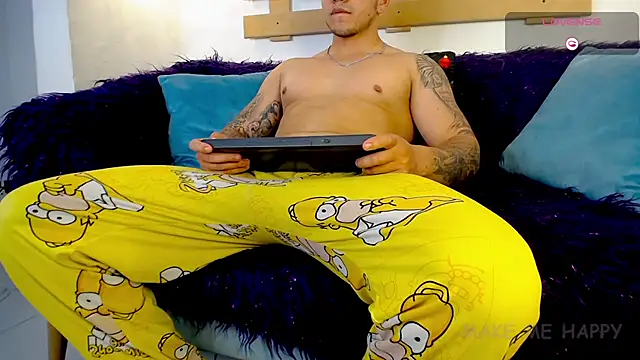 Snapshot of Marc__Waatson chatting on December 21, 6:09 am Marc Waatson online show from December 21, 6:09 am