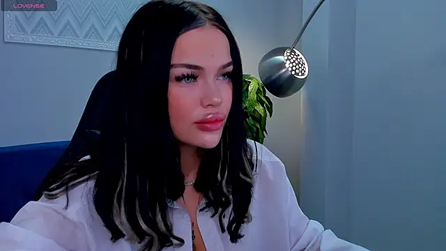 Angel Sapphire  online show from December 22, 2:06 pm