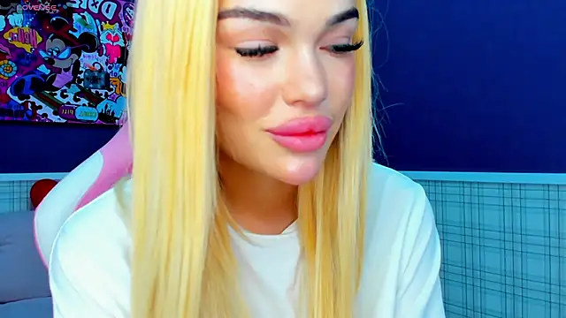 Angel Sapphire  online show from February 15, 3:28 pm