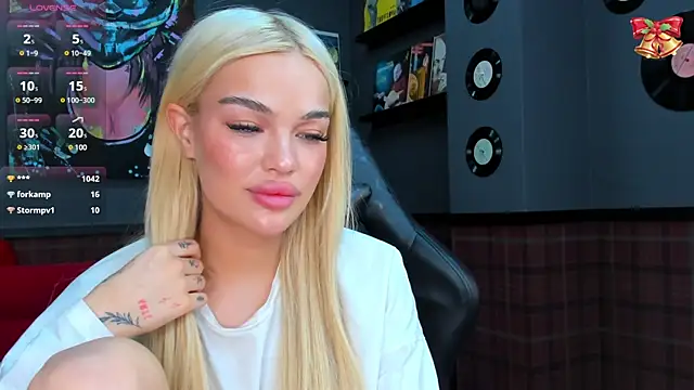 Angel Sapphire  online show from March 12, 4:02 pm