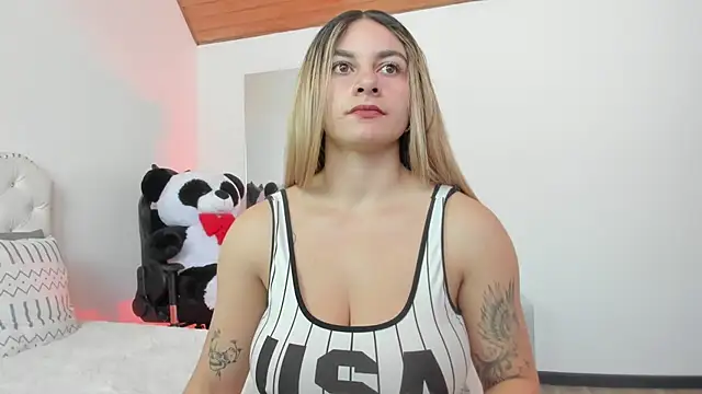 AtheneaRossi online show from January 21, 2:37 pm