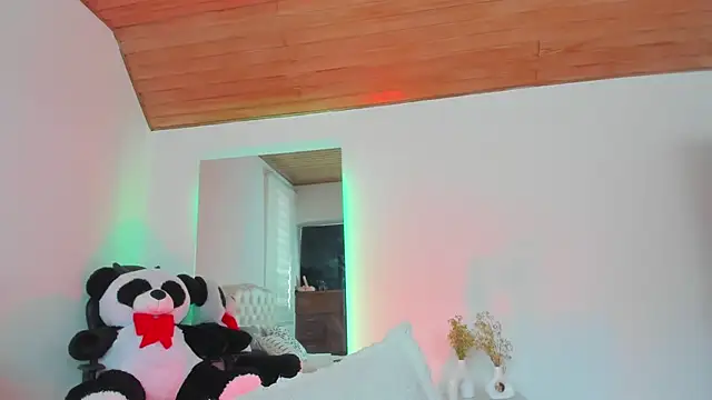 AtheneaRossi online show from March 17, 9:55 pm