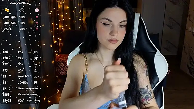 Mary   Moore online show from December 3, 5:09 am