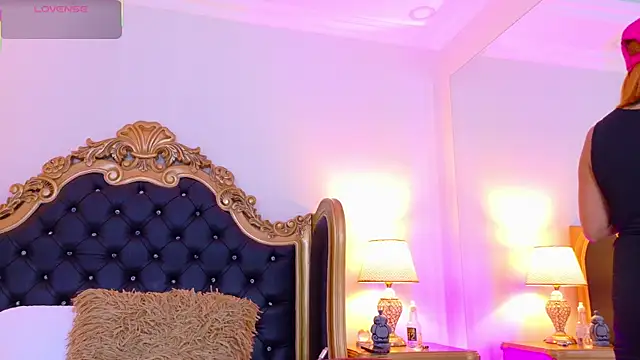 AdelinaVans online show from June 4, 11:16 am