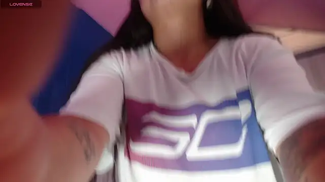 Snapshot of vitoria23_ chatting on April 21, 2:01 pm vitoria23 online show from April 21, 2:01 pm
