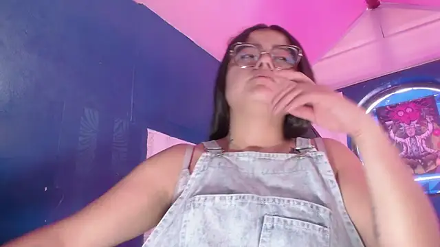 Snapshot of vitoria23_ chatting on July 8, 3:16 pm vitoria23 online show from July 8, 3:16 pm