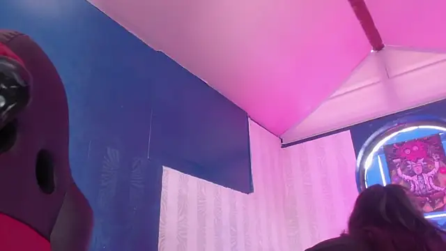 Snapshot of vitoria23_ chatting on July 10, 2:08 pm vitoria23 online show from July 10, 2:08 pm