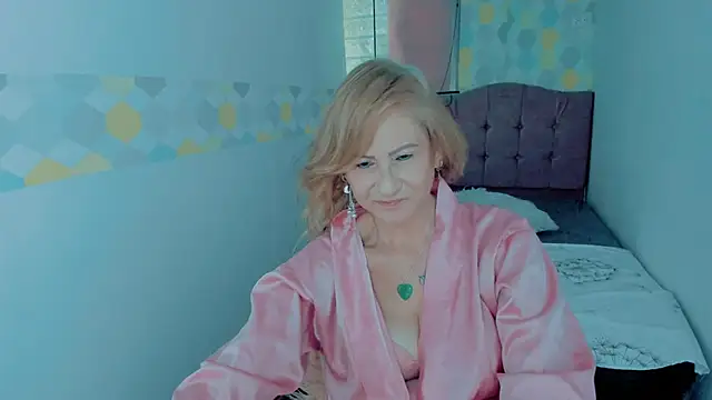 Snapshot of ScarletHoot_ chatting on December 30, 2:51 pm ScarletHoot  online show from December 30, 2:51 pm