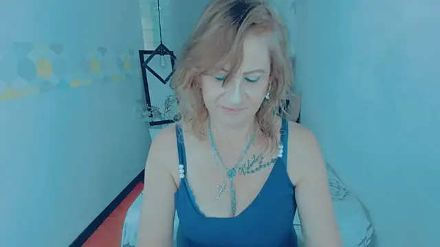 Snapshot of ScarletHoot_ chatting on January 20, 12:07 pm ScarletHoot  online show from January 20, 12:07 pm