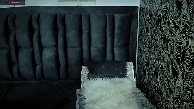 Snapshot of ScarletHoot_ chatting on October 13, 11:32 am ScarletHoot  online show from October 13, 11:32 am