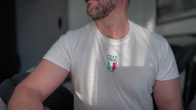 Mr Beef online show from December 14, 2:33 pm