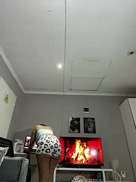 Bootyfulbarbiie online show from December 13, 2:10 am