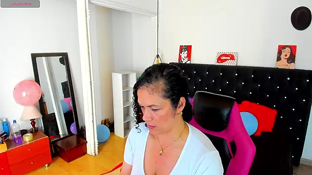 Aliciia cute1 online show from November 6, 10:43 pm