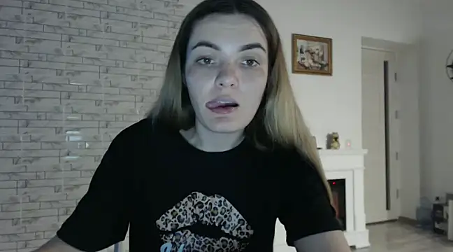  JustmeHere  online show from January 31, 5:10 pm