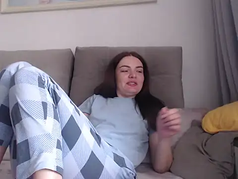  JustmeHere  online show from April 10, 6:29 am