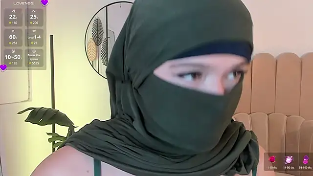 anna-henao online show from April 13, 8:25 pm