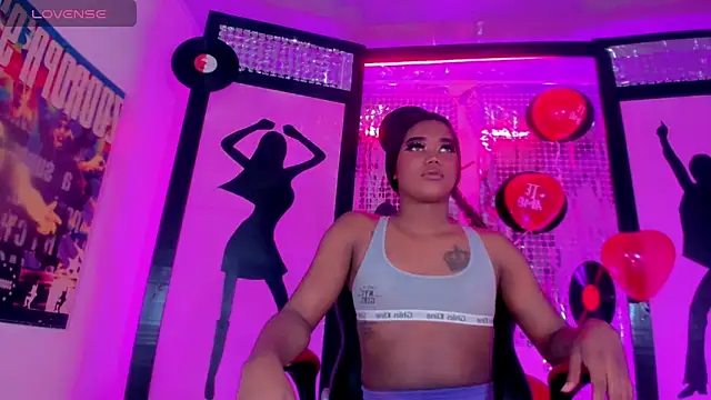 naomy  xx online show from February 15, 4:45 pm