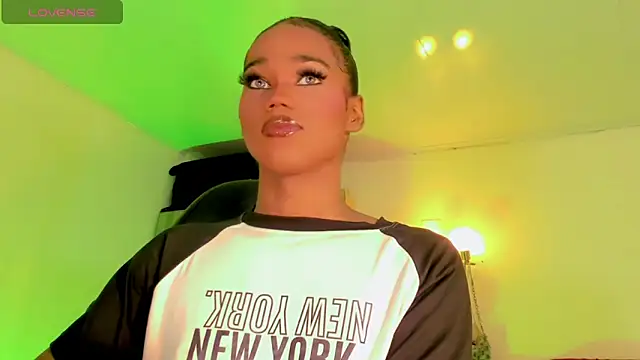 naomy  xx online show from March 31, 3:30 am